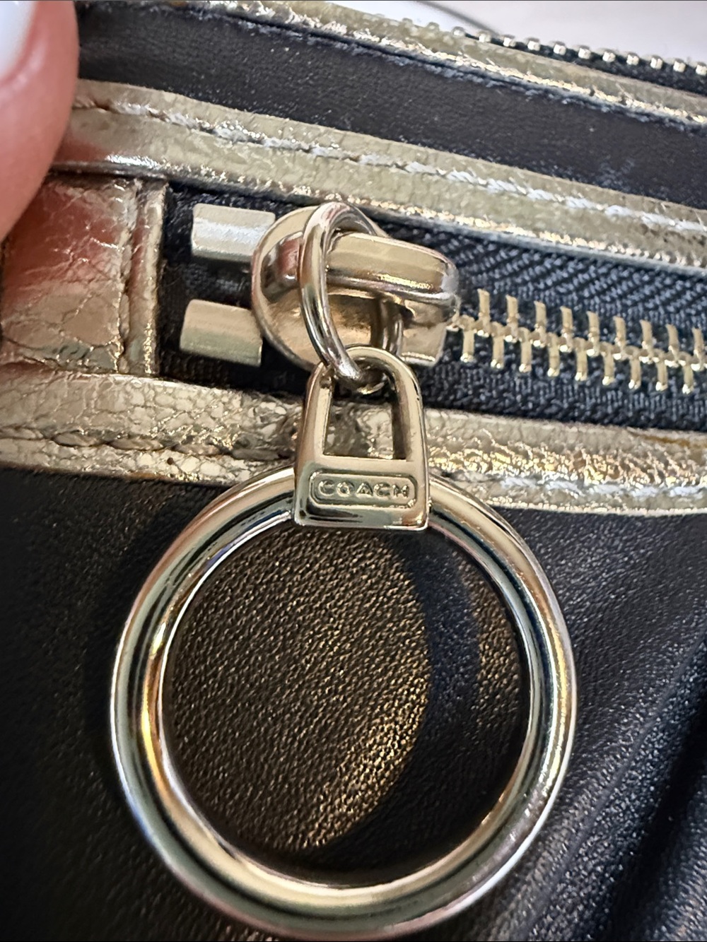 Coach Poppy Black Leather Silver Metallic Zip Around Wristlet Leopard Lining - Picture 9 of 11